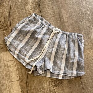 5/$15 Mossimo Supply Co. Gray and White Striped Athletic Shorts size small